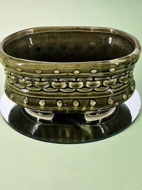 1970s USA Pottery Avocado Green Oval Chain Motif Ceramic Glaze Planter Classic